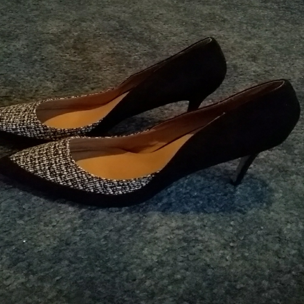 Black an white plaid pump's by just fab